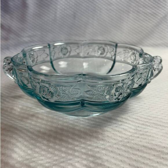 Vintage Clear Glass Bowl with Handles Floral Design Candy Dish - Picture 7 of 10